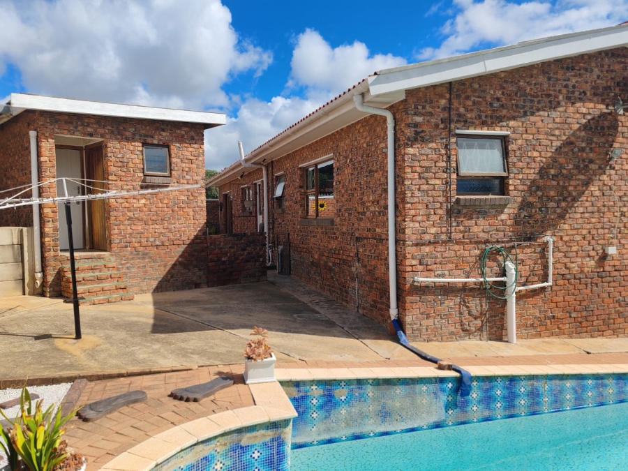 3 Bedroom Property for Sale in Azalea Park Eastern Cape